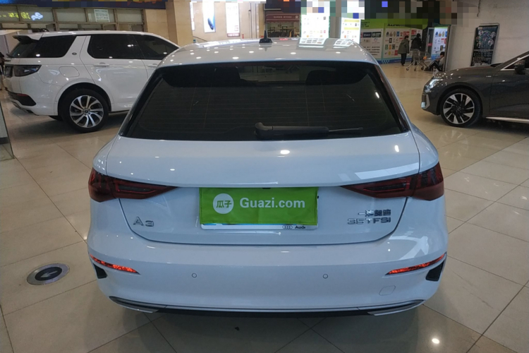 奥迪A3 2023款 Sportback 35 TFSI 进取致雅型车身外观6