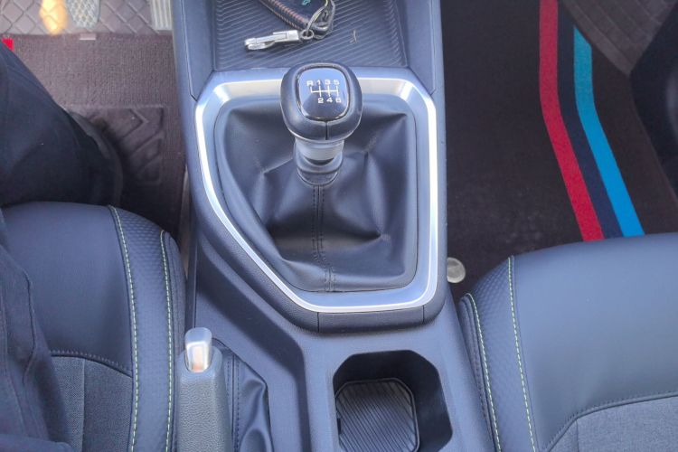 宝骏RM-5 2019款 1.5T 手动24小时在线精英型 6座中控内饰18