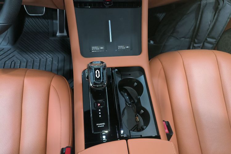 鸿蒙智行 问界M7 2024款 1.5T 智驾四驱Ultra版 6座局部细节18