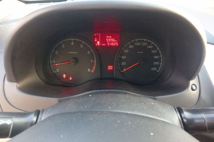 现代 瑞纳 2014款 1.4L 手动智能型GLS中控内饰14