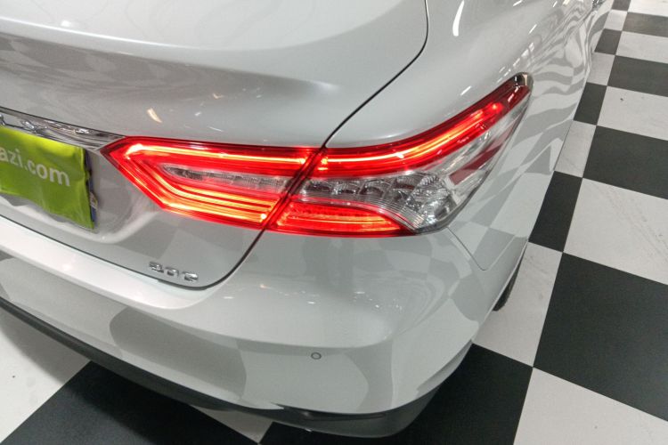 丰田 凯美瑞 2021款 2.0G 豪华版车身外观9