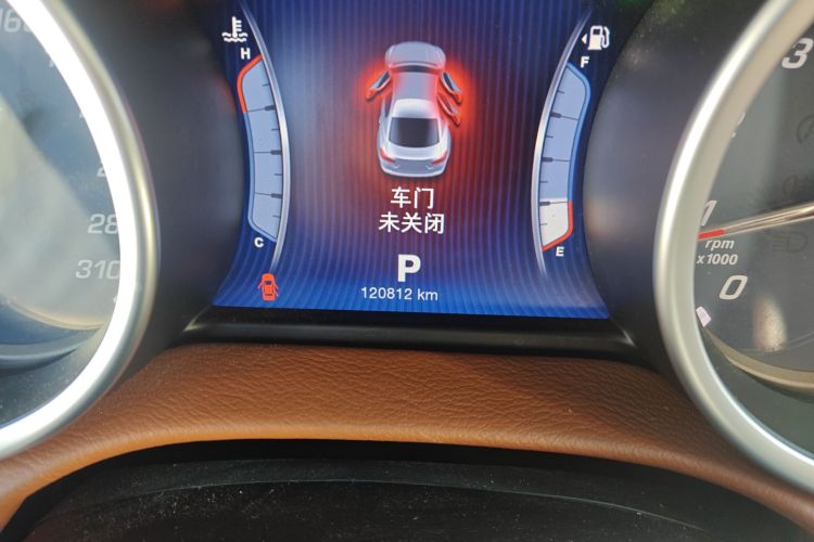 玛莎拉蒂 Ghibli 2014款 3.0T 标准版中控内饰15