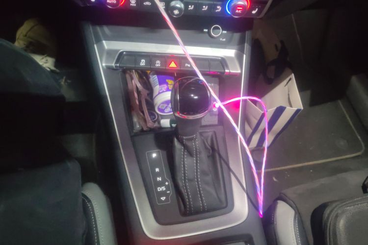 奥迪Q3 2019款 35 TFSI 进取动感型中控内饰18