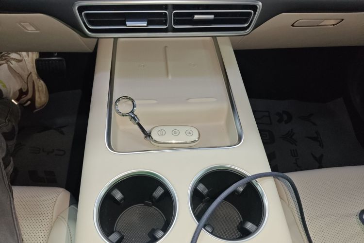 理想汽车 理想L7 2023款 Air中控内饰18