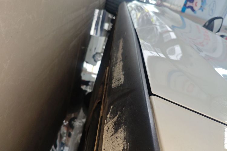 福特 福克斯 2022款 三厢 EcoBoost 180 自动竞速版机舱底盘30