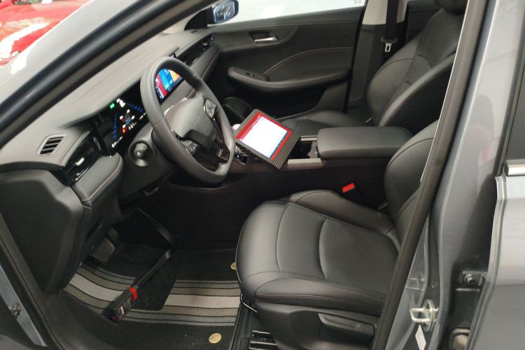 荣威i5 2024款 1.5L CVT尊荣版中控内饰19