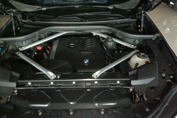 宝马X6 2022款 改款 xDrive30i M运动套装机舱底盘24