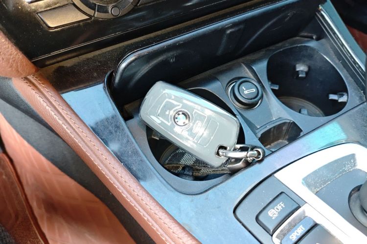 宝马5系 2017款 525Li 领先型中控内饰11