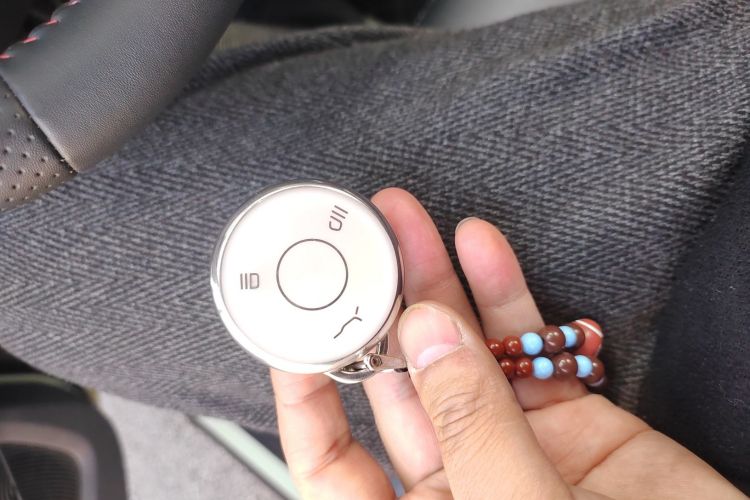 哪吒汽车 哪吒AYA 2023款 318 Lite中控内饰7001