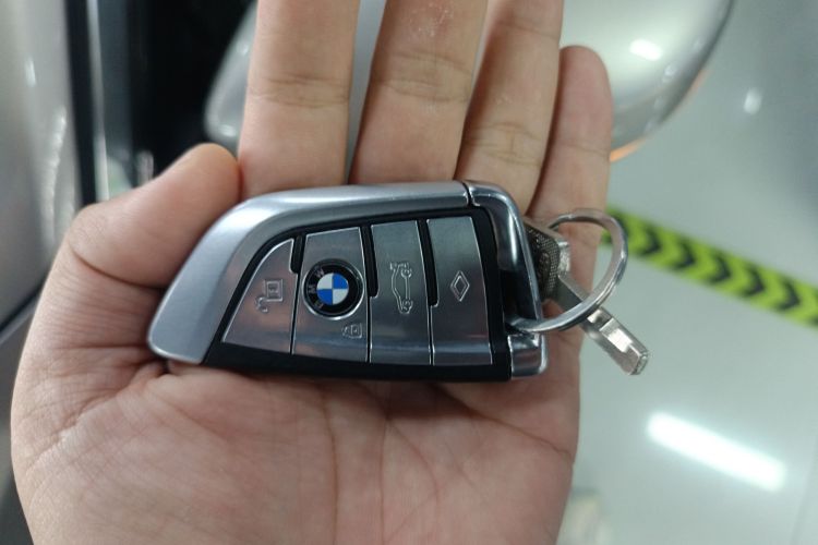 宝马7系 2018款 730Li 领先型 卓越套装中控内饰7001