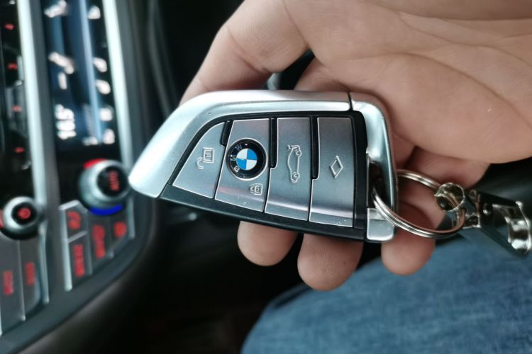 宝马7系 2019款 改款 730Li M运动套装中控内饰11