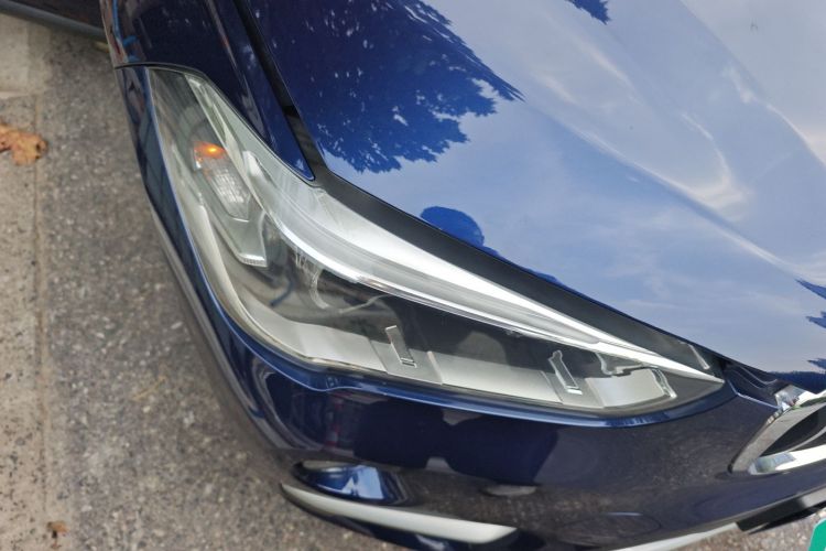 宝马X1 2018款 xDrive20Li 尊享型车身外观6006