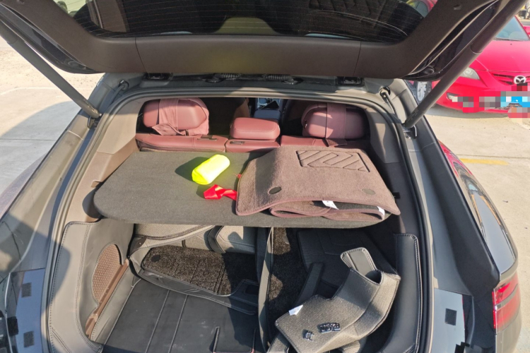 腾势Z9GT 2024款 1100四驱Max版机舱底盘23