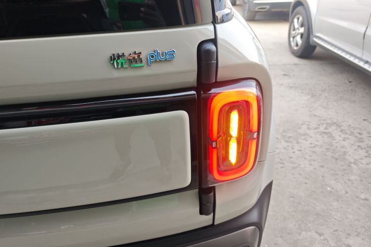 宝骏悦也Plus 2024款 智尊版 4座车身外观6006