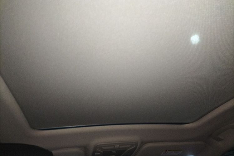 红旗HS5 2022款 改款 2.0T 智联旗享版中控内饰22