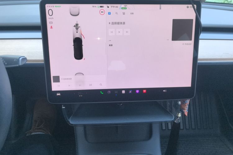 特斯拉 Model 3 2022款 后轮驱动版中控内饰16