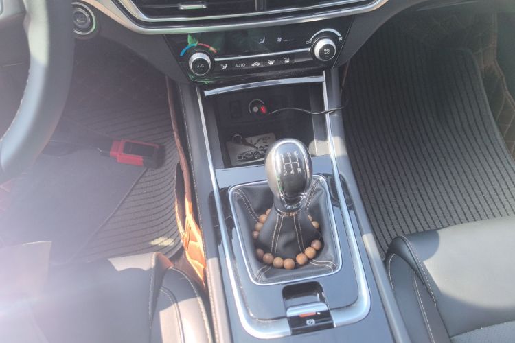 长安 逸动 2019款 高能版 1.6L GDI 手动先锋型 国VI局部细节18