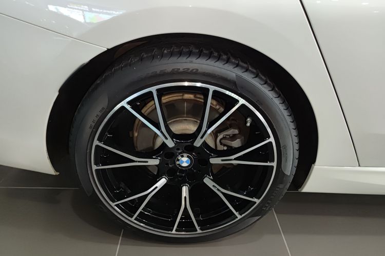 宝马6系GT 2021款 改款 630i M运动套装车身外观6008