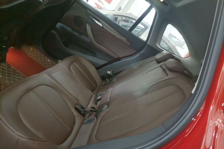 宝马X1 2019款 sDrive18Li 尊享型中控内饰21