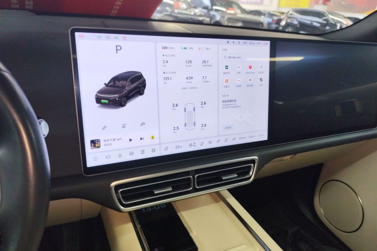 理想汽车 理想L9 2022款 Max中控内饰16