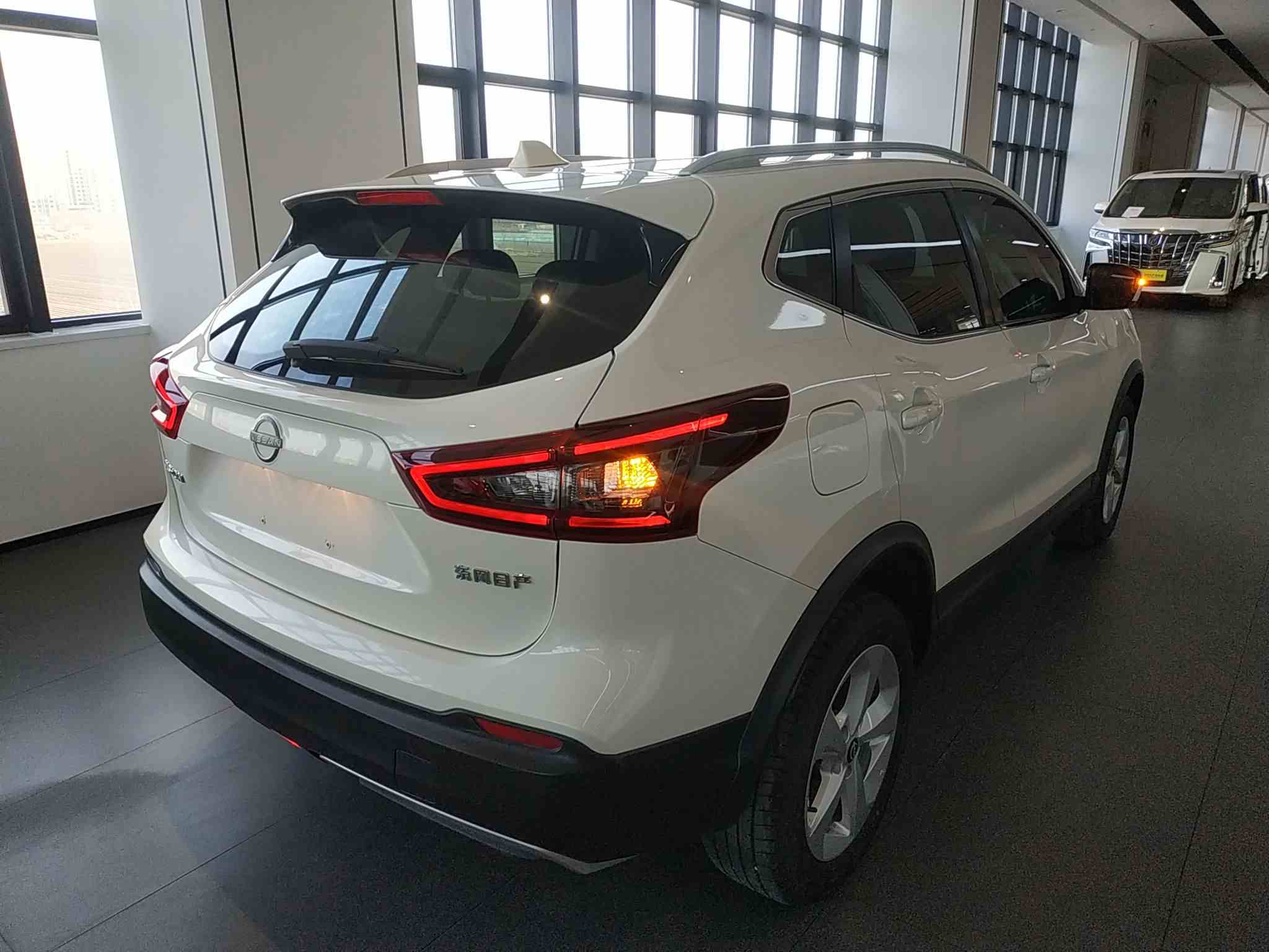 日产 逍客 2023款 经典 2.0L CVT XV舒适版(5)