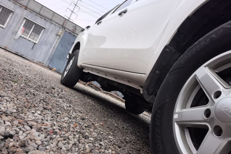 江铃 宝典 2020款 2.5T柴油两驱舒享版标轴JX4D25A6L局部细节9001