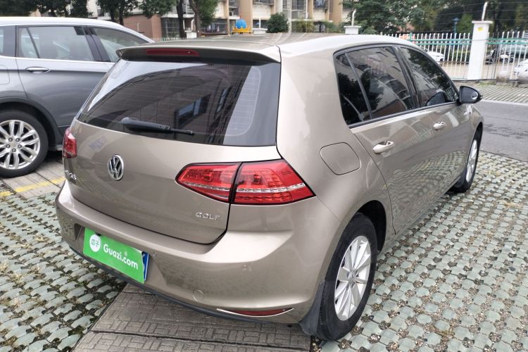 大众 高尔夫 2016款 1.6L 自动时尚型车身外观7