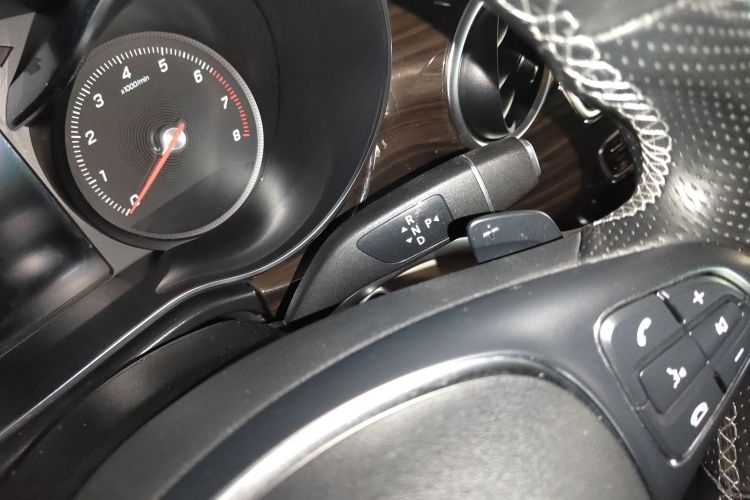 奔驰V级 2018款 V 260 领航版 国V局部细节18