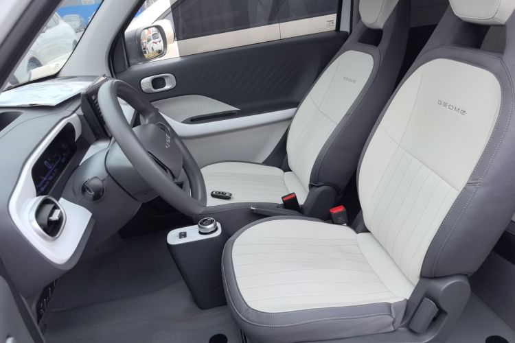 吉利银河 2025款 210km 熊猫卡丁中控内饰19