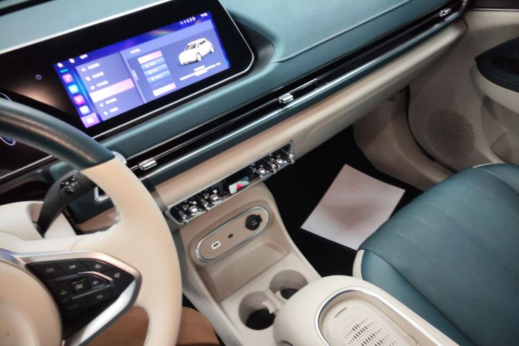 欧拉好猫 2022款 400km标准续航 豪华型 磷酸铁锂中控内饰16