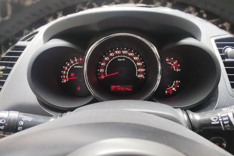 起亚 秀尔 2013款 1.6L AT Premium中控内饰15