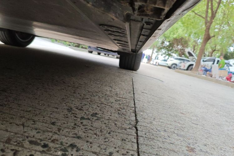 宝马iX 2022款 xDrive40局部细节9002