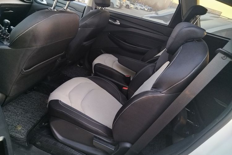 五菱汽车 五菱宏光S3 2019款 1.5L 手动标准型 国VI中控内饰7004