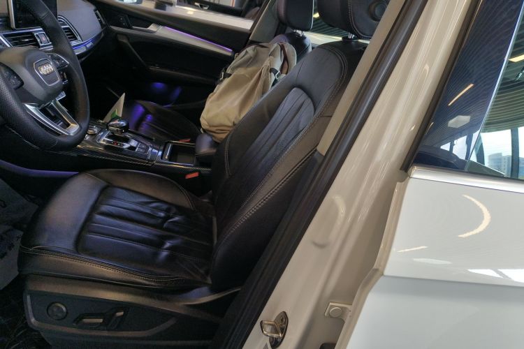 奥迪Q5L 2020款 改款 40 TFSI 荣享时尚型中控内饰19