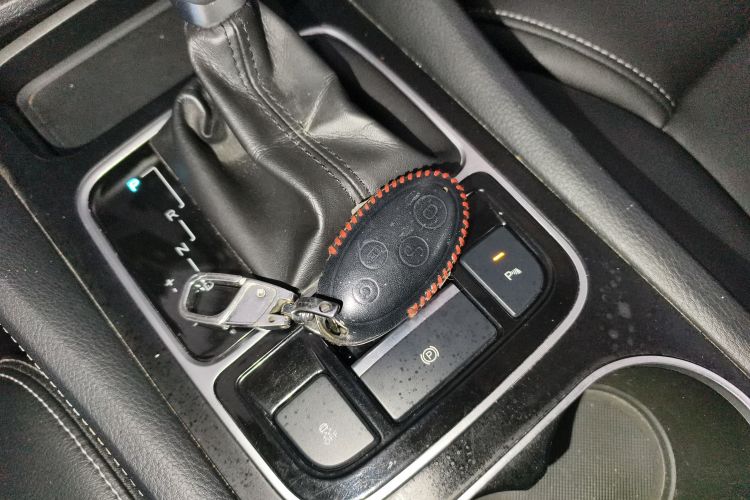 比亚迪 宋MAX 2017款 1.5T 自动智联精英型 7座中控内饰11