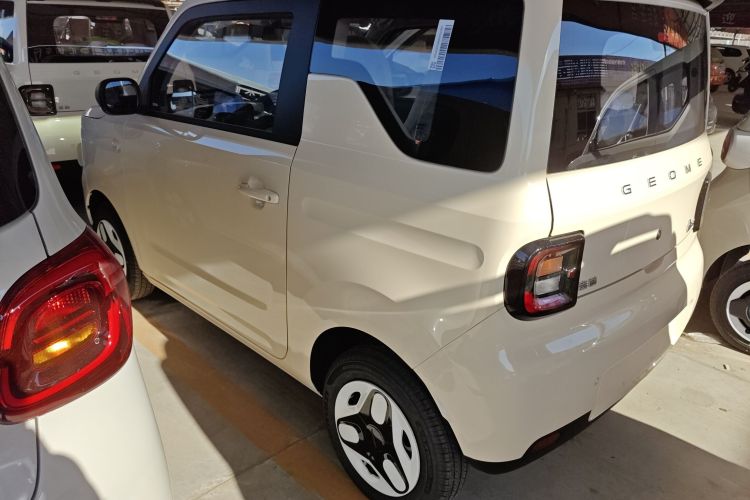 吉利银河 熊猫 2025款 210km 元气熊车身外观4