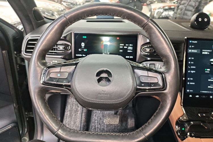 蔚来ES8 2020款 580KM 签名版 六座版中控内饰13