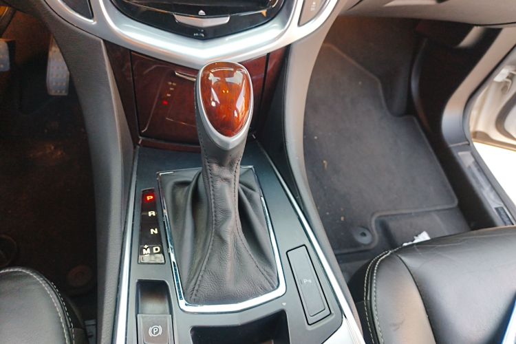 凯迪拉克SRX 2013款 3.0L 精英型局部细节18