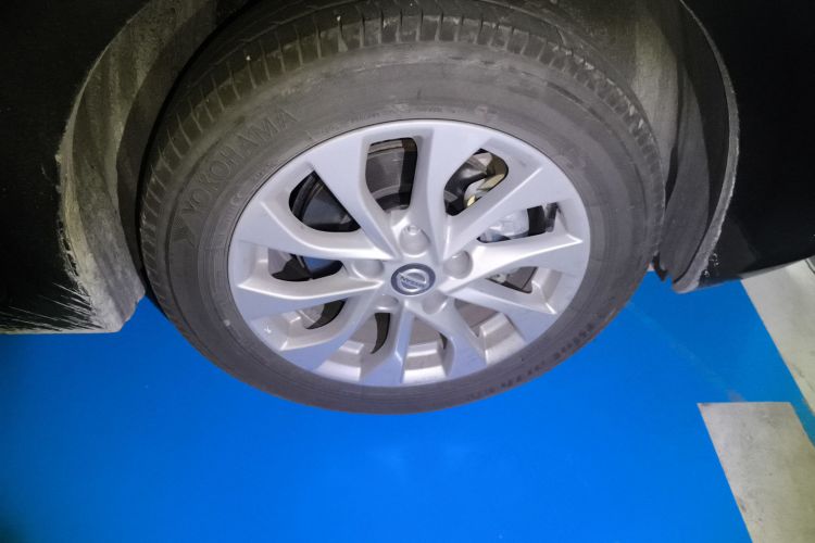 日产 轩逸 2024款 改款三 经典 1.6XE CVT舒适版车身外观10