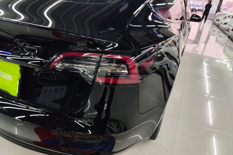 特斯拉 Model 3 2019款 标准续航后驱升级版车身外观9