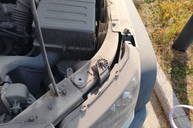 北京越野 北京BJ40 2016款 2.0T 手动两驱尊贵版局部细节9007