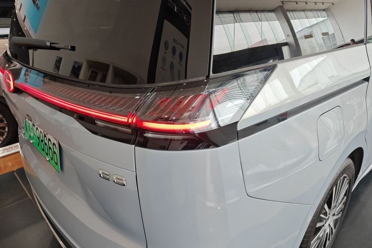 广汽传祺 传祺E8新能源 2024款 150km MAX+车身外观6006