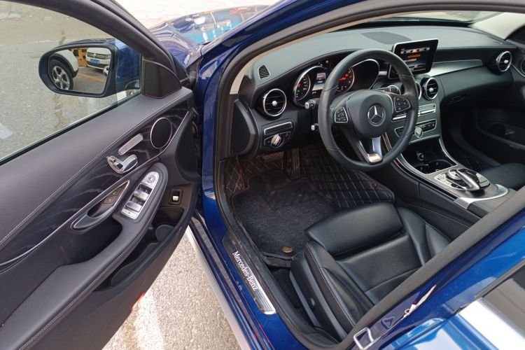 奔驰C级 2017款 C 200 L 运动版中控内饰20