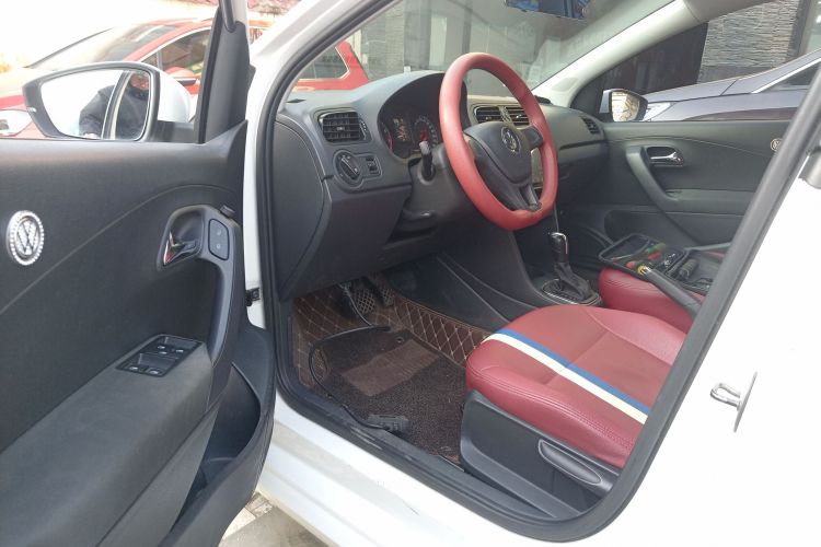 大众 Polo 2016款 1.4L 自动风尚型中控内饰20