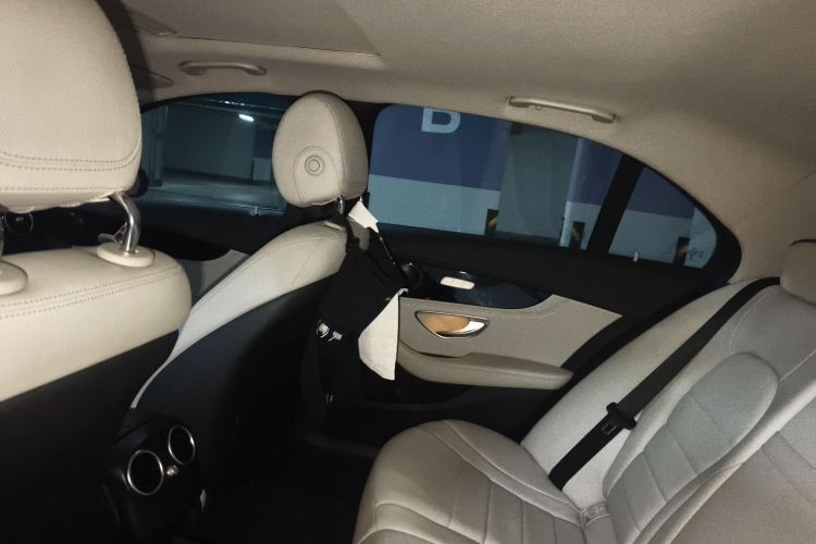 奔驰C级 2017款 改款 C 180 L 动感型运动版中控内饰22