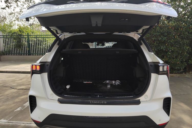 领克06 2023款 Remix 1.5T 劲Halo机舱底盘23