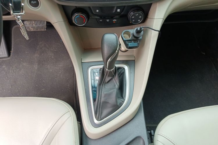 别克 英朗 2017款 15N 自动精英型中控内饰18