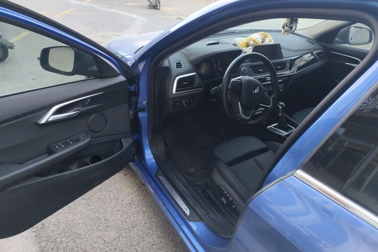 宝马1系 2018款 改款 118i 运动型中控内饰7003