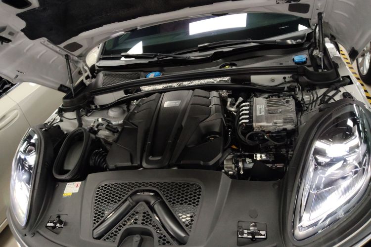保时捷 2023款 Macan S 2.9T机舱底盘24