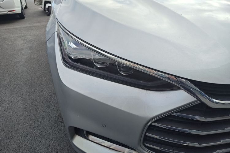 比亚迪 唐 2018款 2.0T 自动智联尊荣型 7座 国V车身外观8